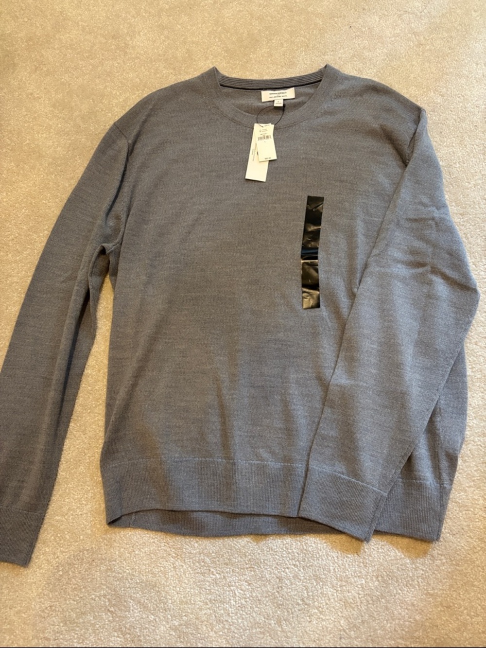 Banana republic men’s 100% merino wool sweater